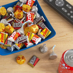 HERSHEY'S Miniatures Assorted Chocolate Candy - 30oz